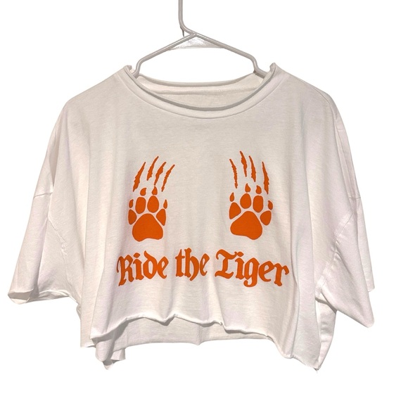 Urban Outfitters Tops - URBAN OUTFITTERS ~ RIDE THE TIGER ~ cotton crop top ~XS NWOT